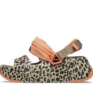 Crocs Hiker Xscape Animal Sandals 'Khaki Leopard'